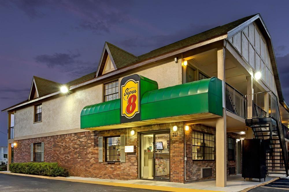 Americana Inn & Suites Lake Magdalene Luaran gambar