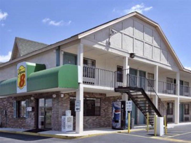 Americana Inn & Suites Lake Magdalene Luaran gambar